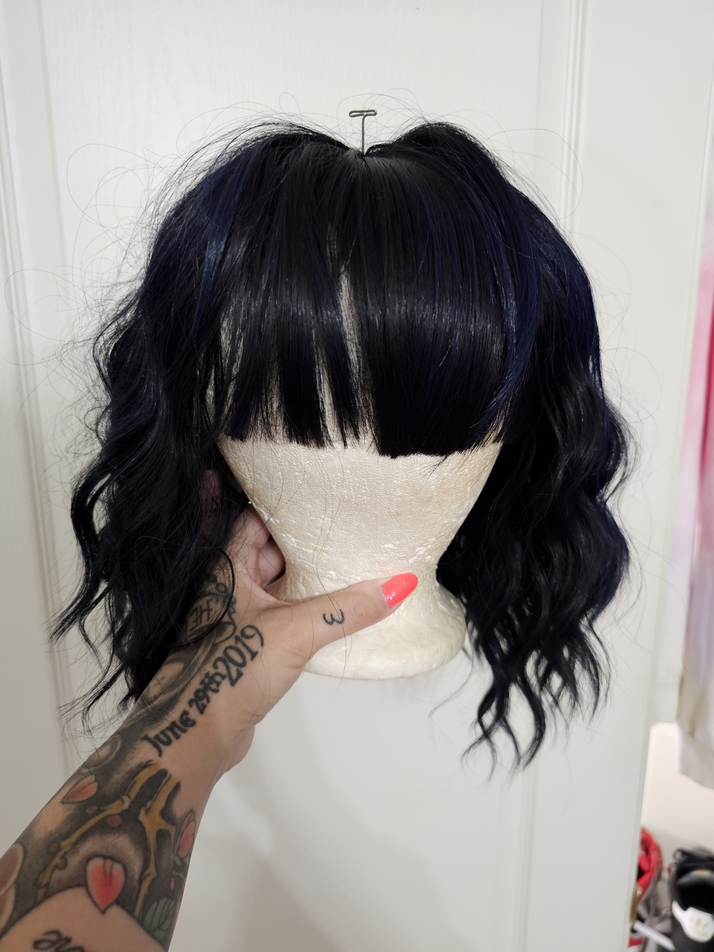 BNWT Short Wavy Fringe Wig in Black with Blue Highlights